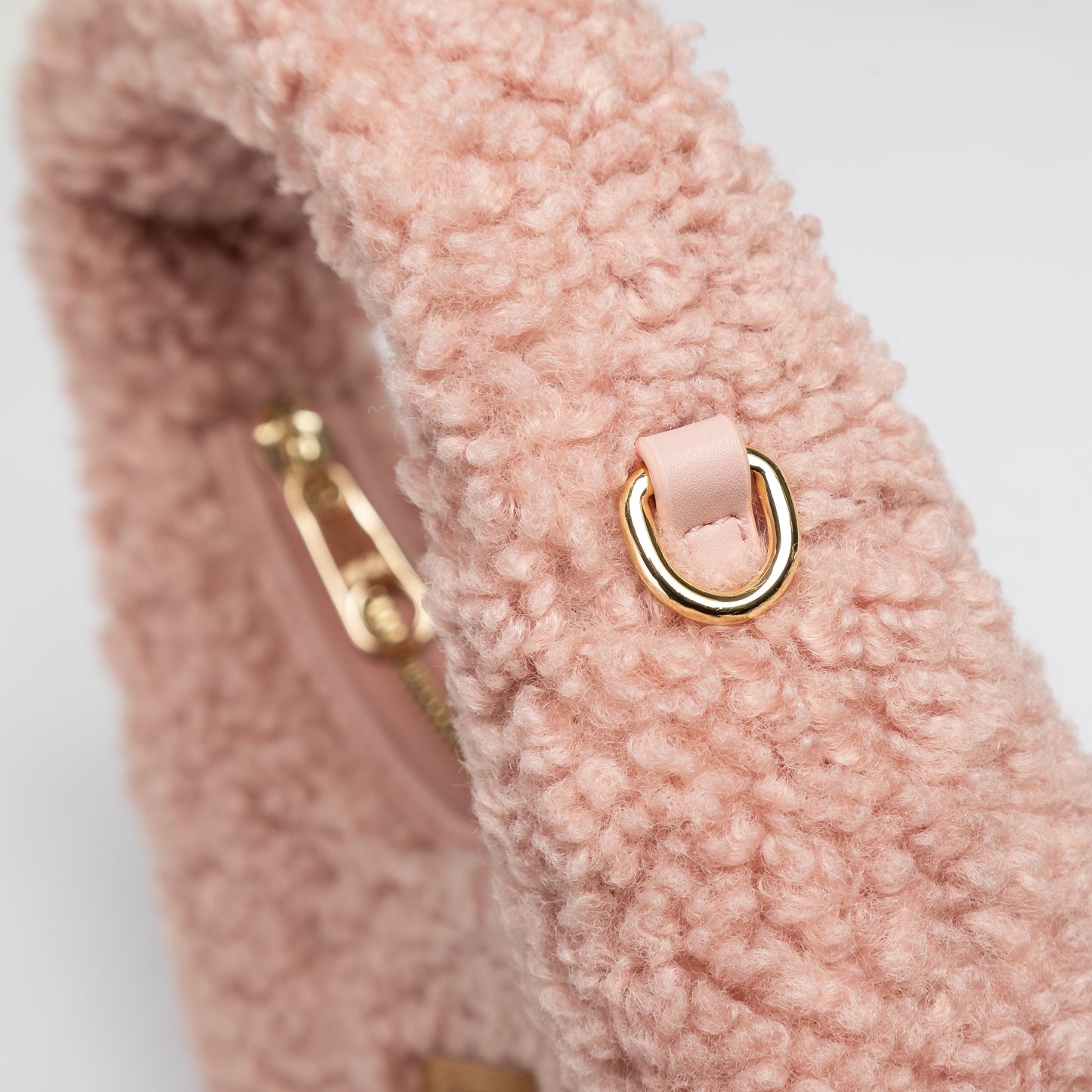 OZWEAR UGG Momo Shearling Shoulder Bag OZB020