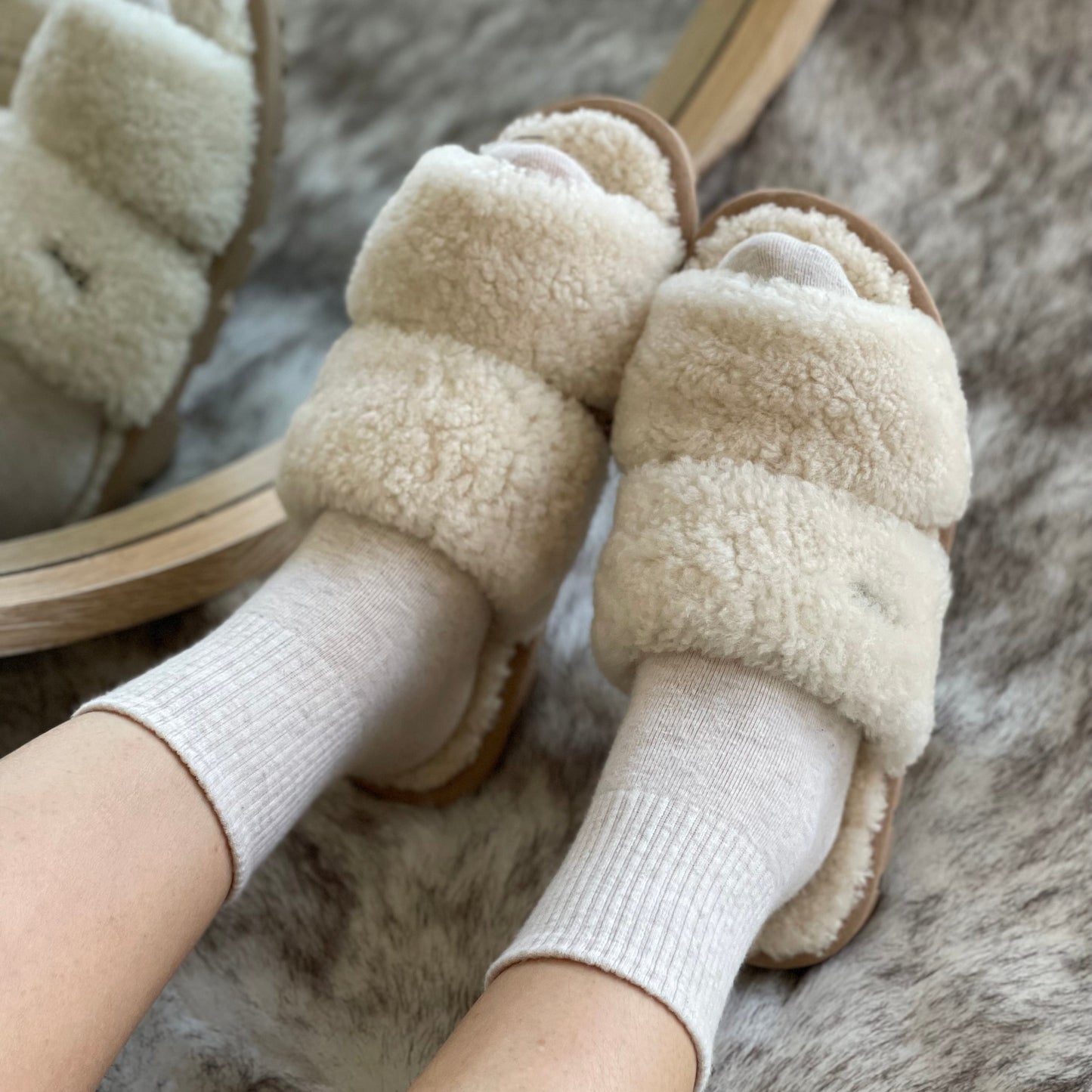 OZWEAR OB792 EVELYN CURLY SLIDE