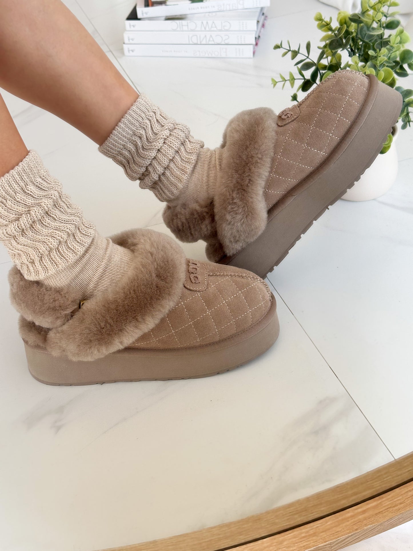 OZWEAR OB114PMDE Coquette Matelassé Logo Platform Slipper